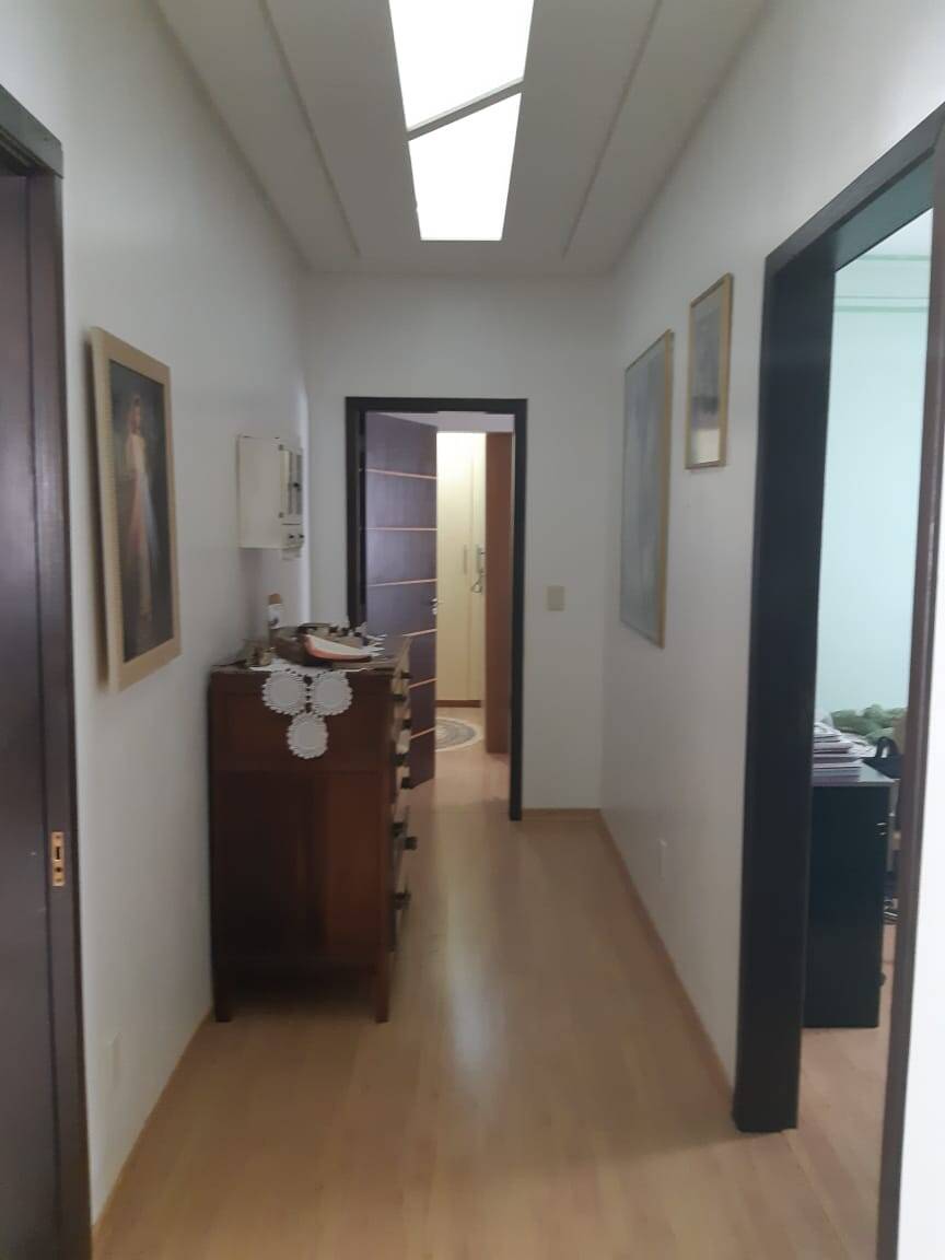 Casa à venda e aluguel com 3 quartos, 219m² - Foto 9