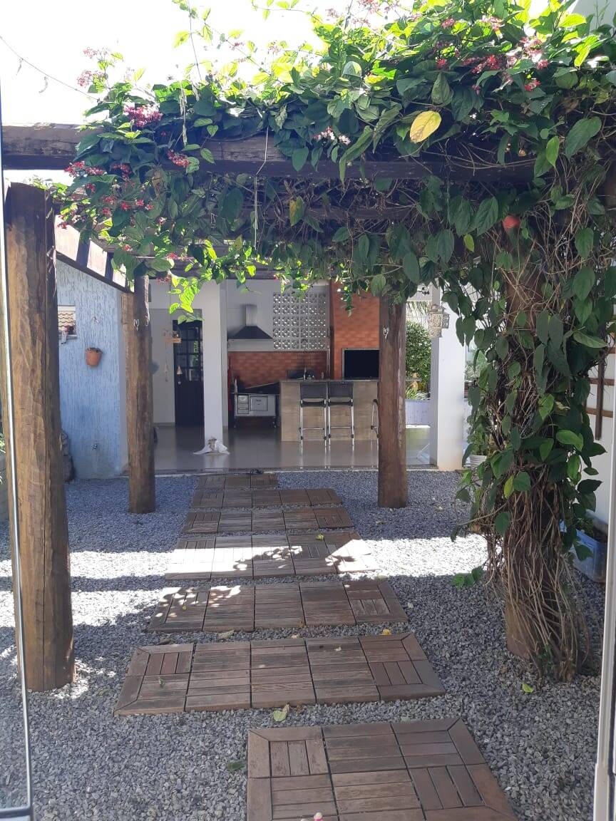 Casa à venda e aluguel com 3 quartos, 219m² - Foto 16