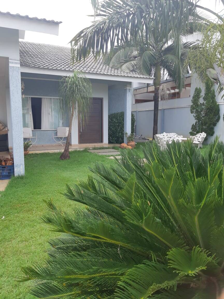 Casa à venda e aluguel com 3 quartos, 219m² - Foto 1