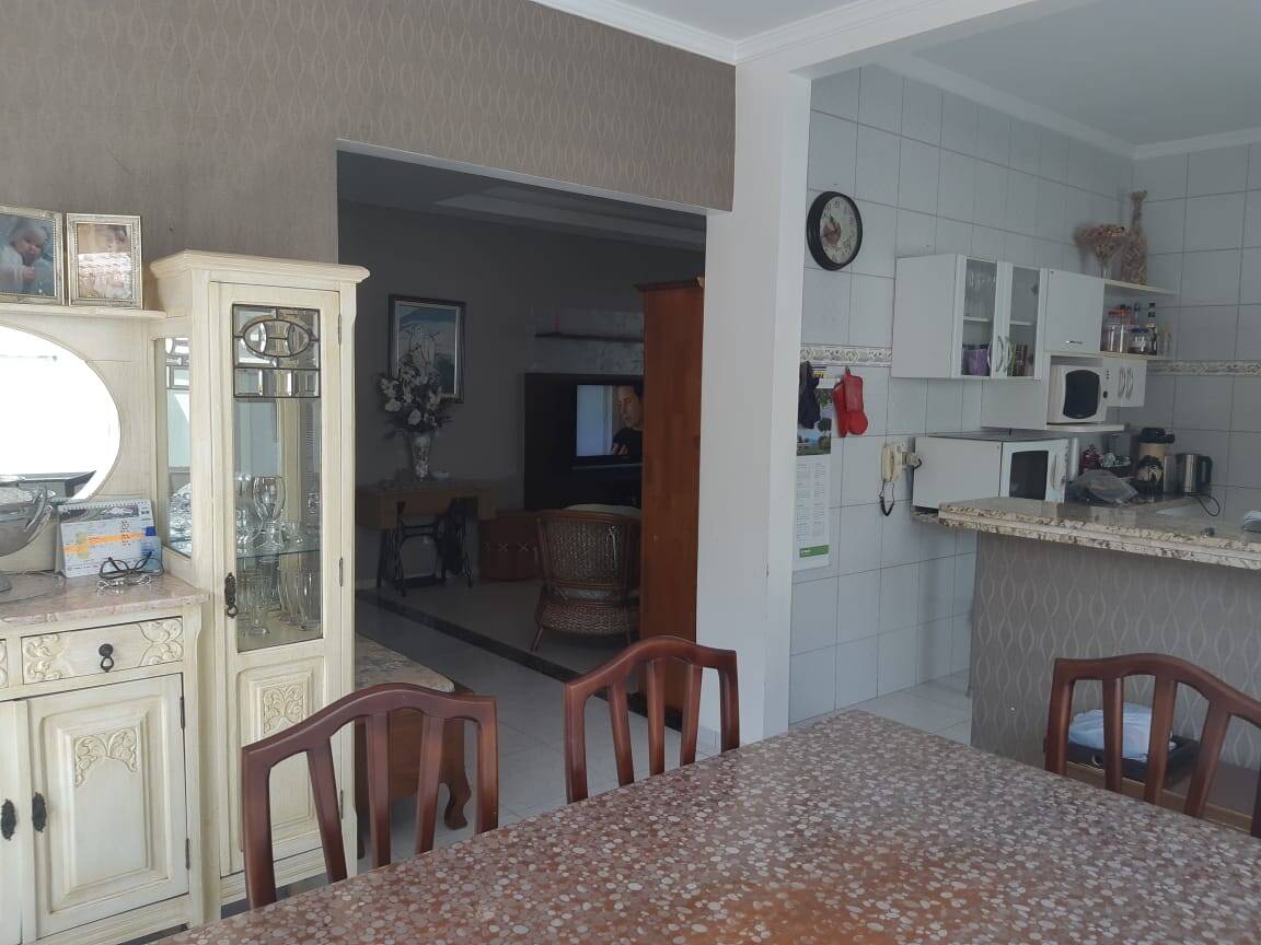 Casa à venda e aluguel com 3 quartos, 219m² - Foto 20