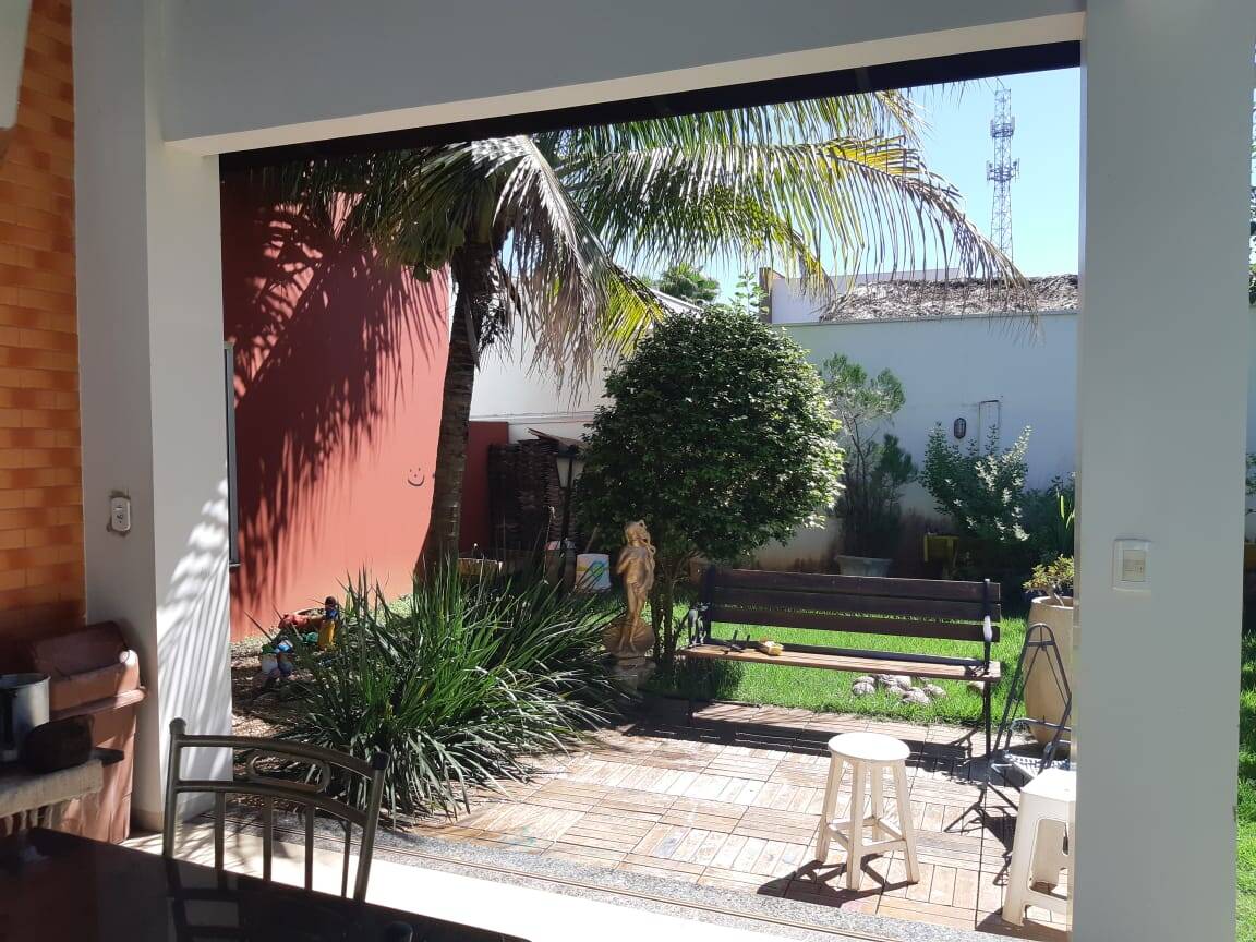 Casa à venda e aluguel com 3 quartos, 219m² - Foto 30