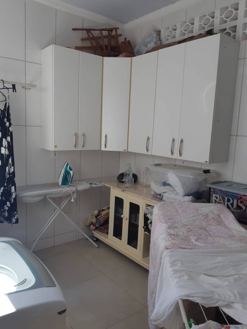 Casa à venda e aluguel com 3 quartos, 219m² - Foto 28