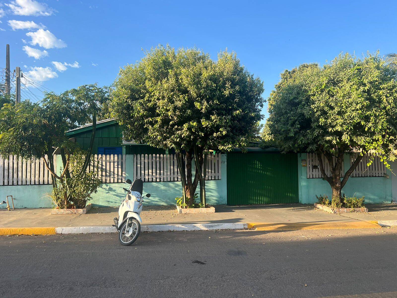 Casa à venda com 2 quartos, 1152m² - Foto 1