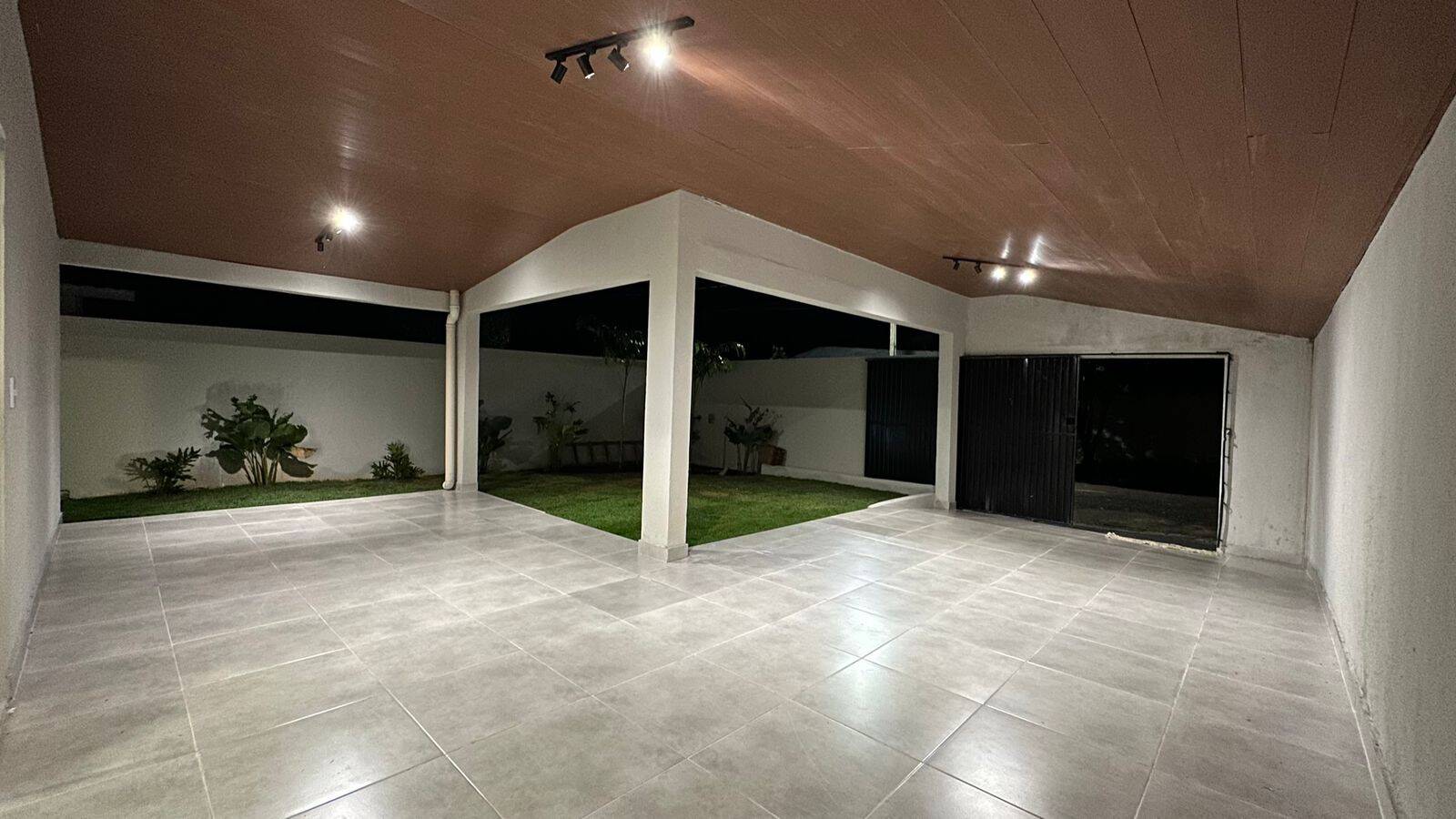 Casa, 3 quartos, 141 m² - Foto 1