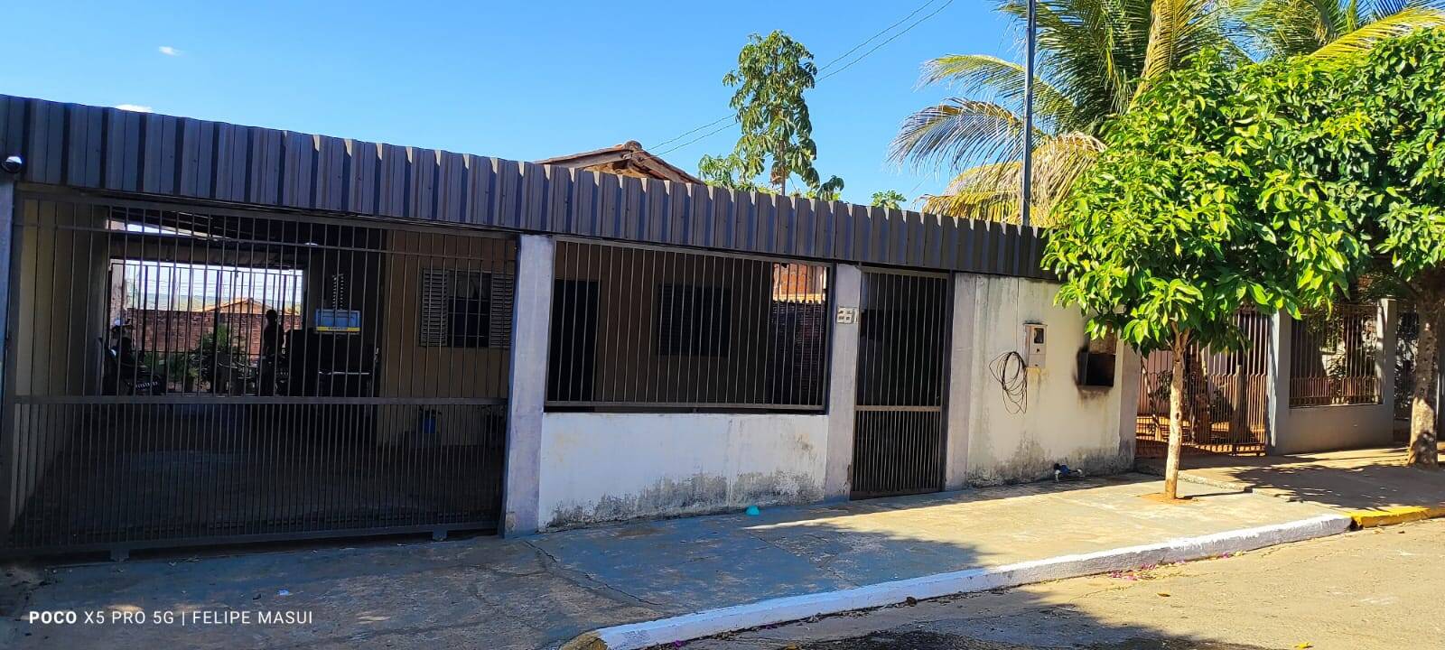Casa à venda com 2 quartos, 130m² - Foto 1